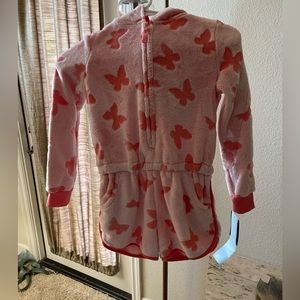 Hooded romper with zipper